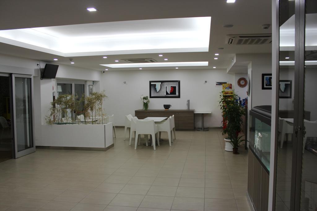 Hotel Poseidon Corigliano Calabro Exterior photo